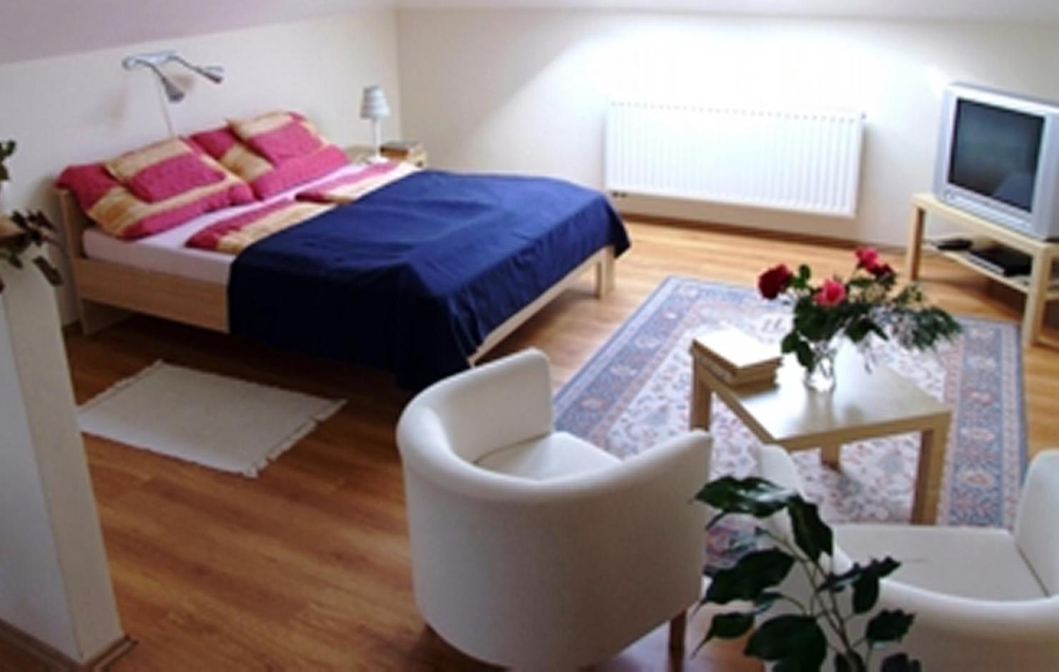 Ilona Apartmanhaz Komarom Bagian luar foto