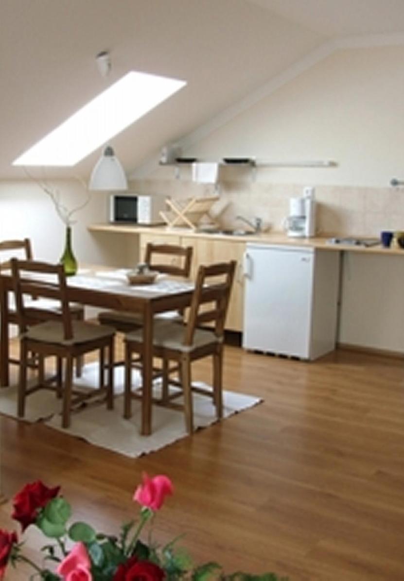 Ilona Apartmanhaz Komarom Bagian luar foto