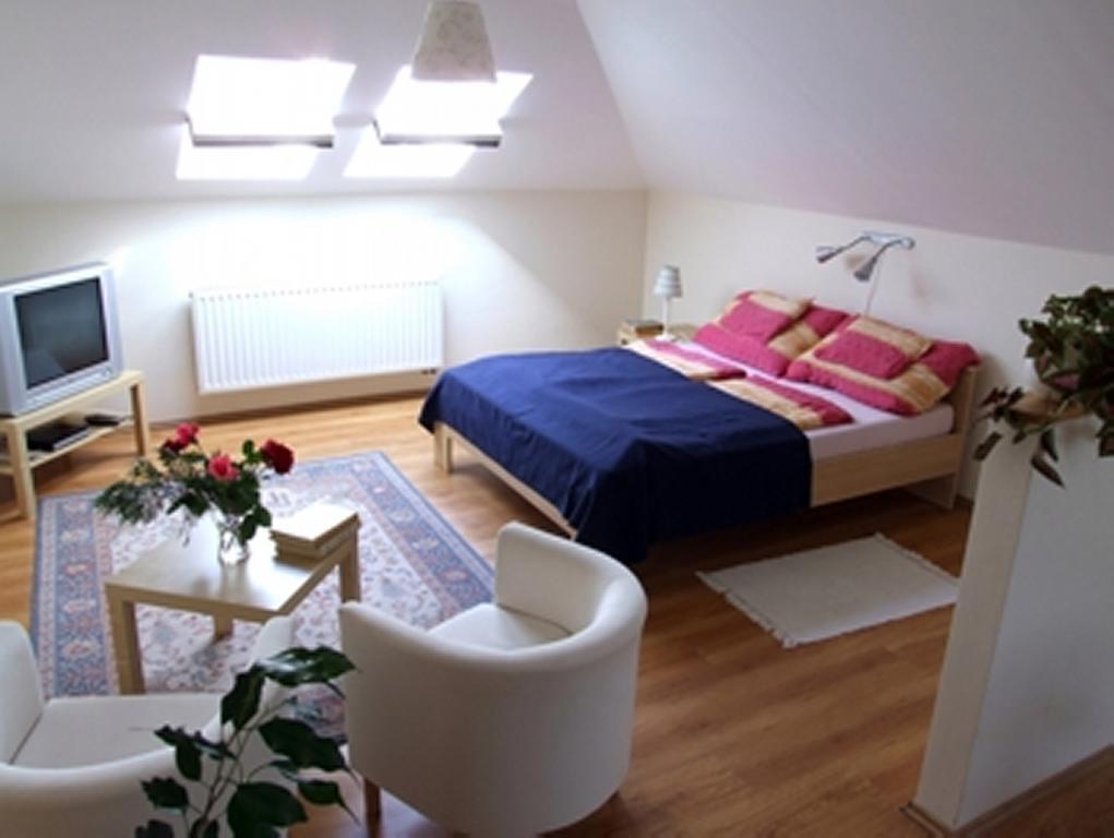 Ilona Apartmanhaz Komarom Ruang foto