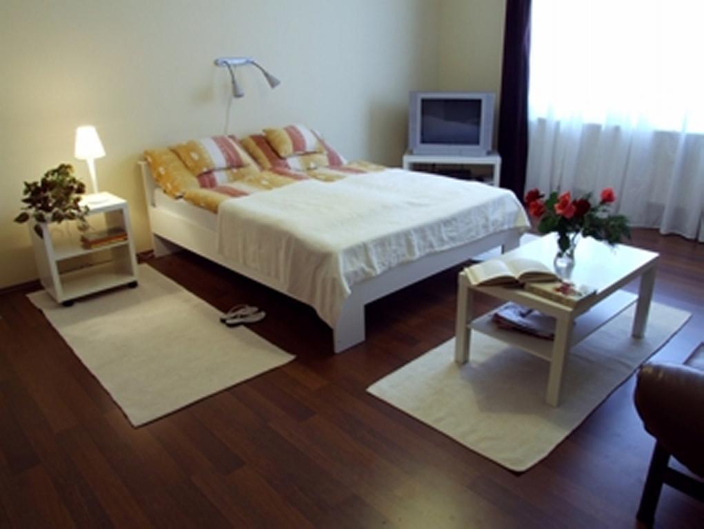 Ilona Apartmanhaz Komarom Ruang foto