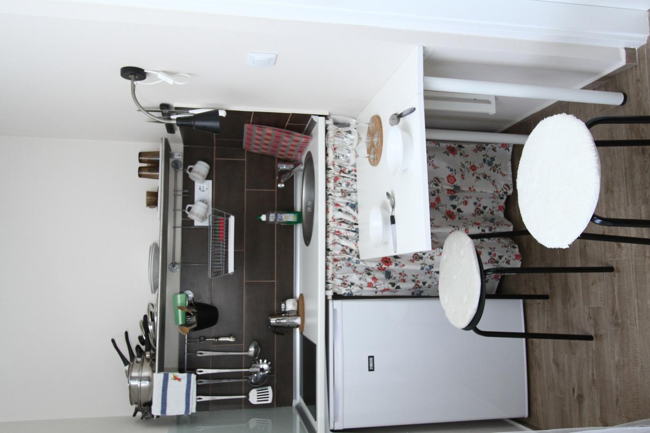 Ilona Apartmanhaz Komarom Ruang foto